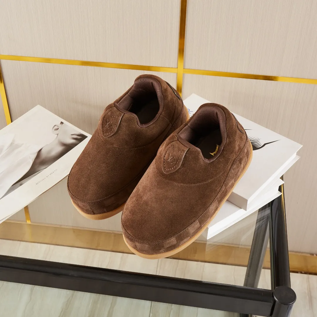 💰💰💰 660 hot style 🆕🆕🆕𝙇𝙑🔥New models are on the shelves🔥 Louis Vuitton 25ss, LV co-branded nigo YETI Fat Ding is ugly and cute, many Internet celebrities have put it on the show, a classic and versatile item. Fabric: imported high mercerized cowhide suede. Lining: High-grade elastic mesh, original molded outsole. Size: women's clothing, 35-41 (customized for women's 40 and 41), men's clothing 39-46 (customized for 45-46)